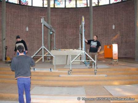 Aufstellen des Altars